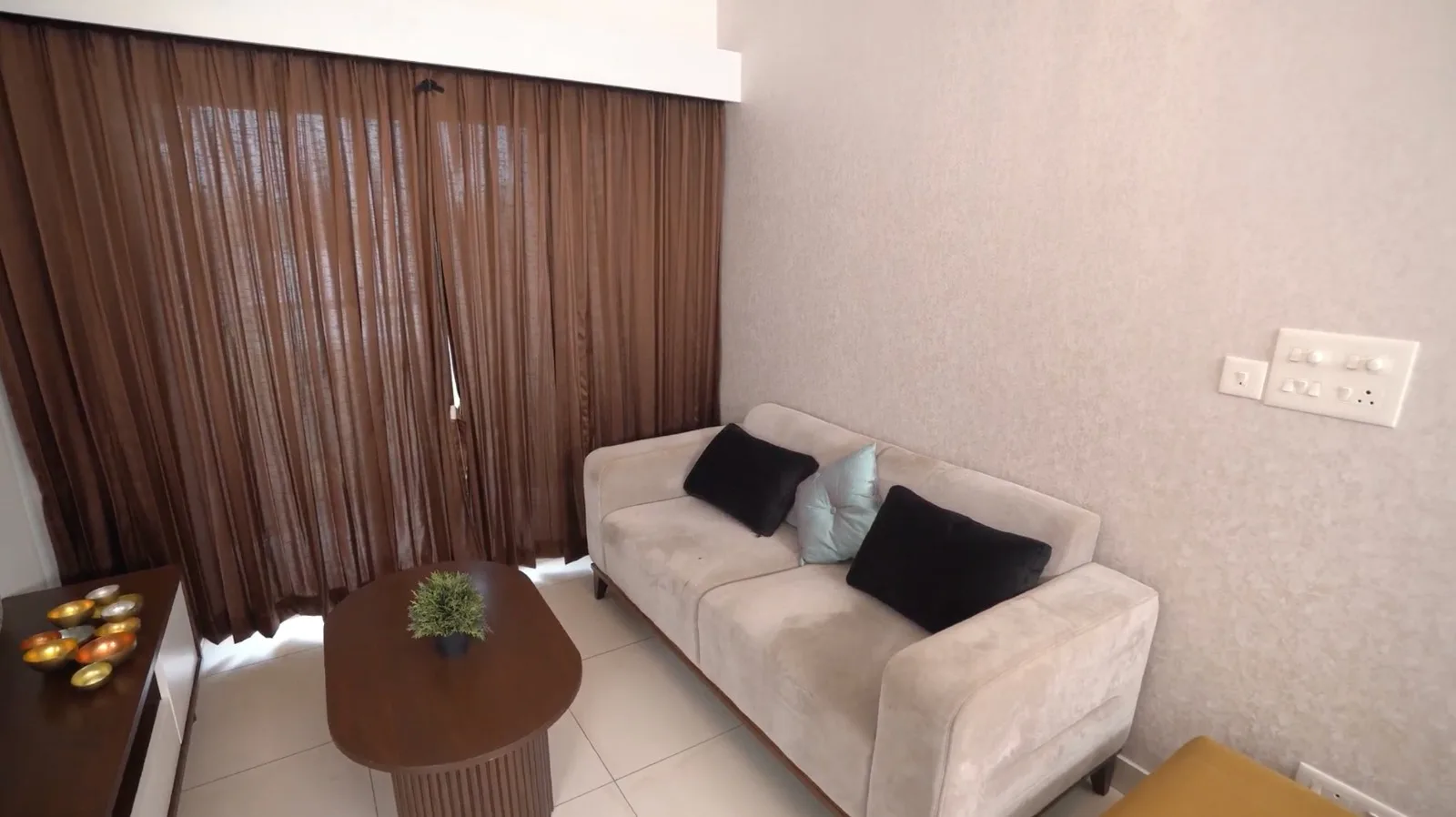 Elegant common areas and lounges at Cadabams WeNest